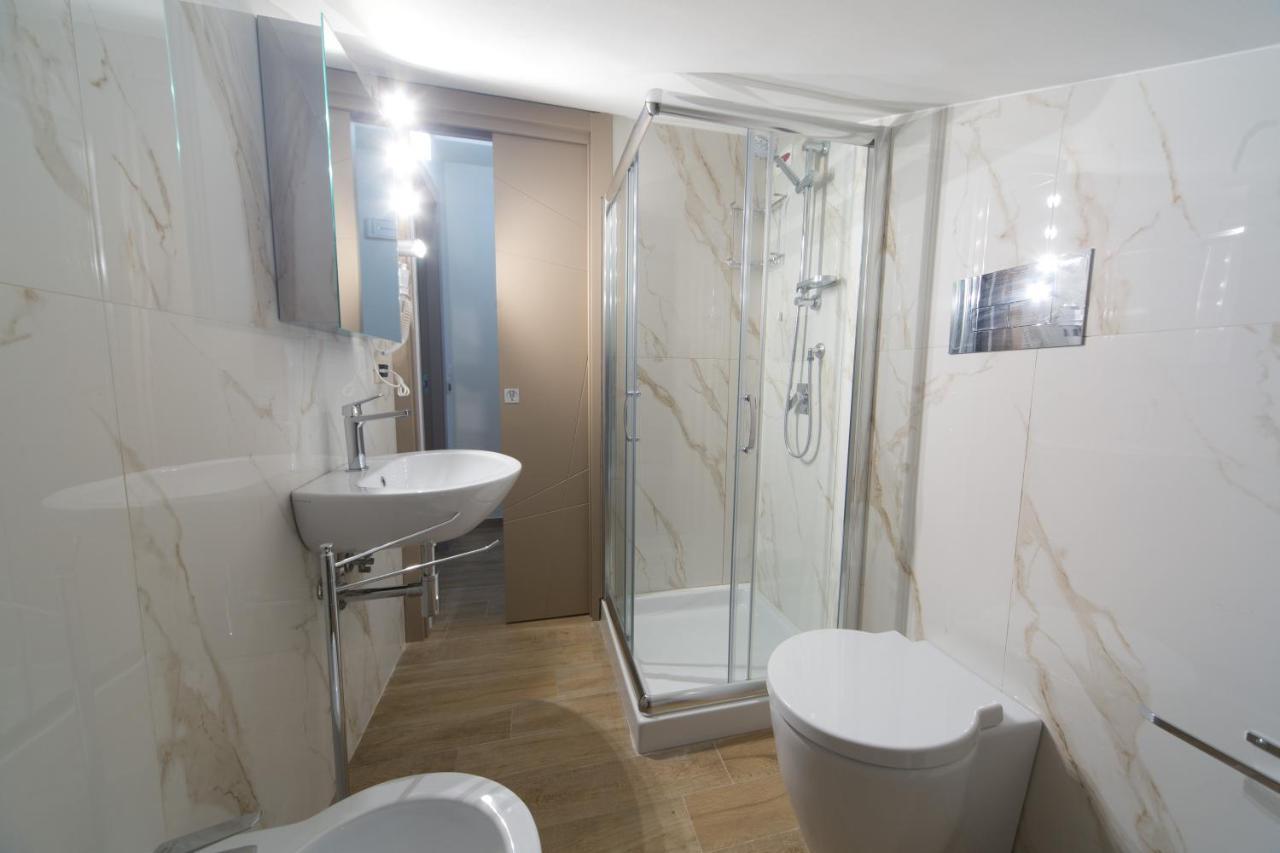 Slow Chic Apartment Beb Policlinico เมสซีนา ภายนอก รูปภาพ