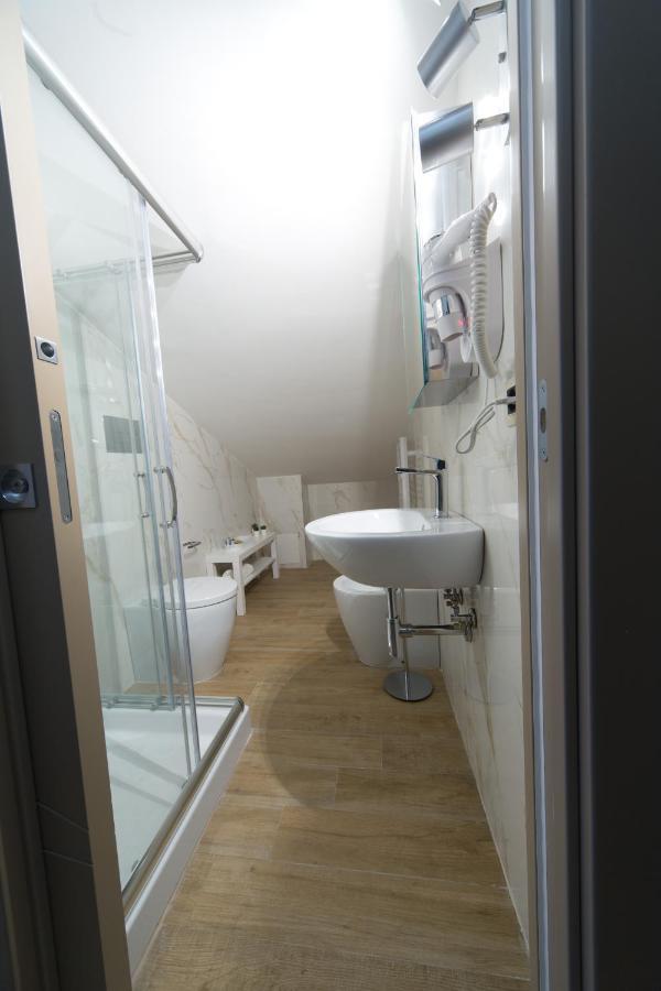 Slow Chic Apartment Beb Policlinico เมสซีนา ภายนอก รูปภาพ