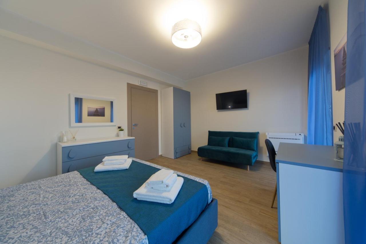 Slow Chic Apartment Beb Policlinico เมสซีนา ภายนอก รูปภาพ