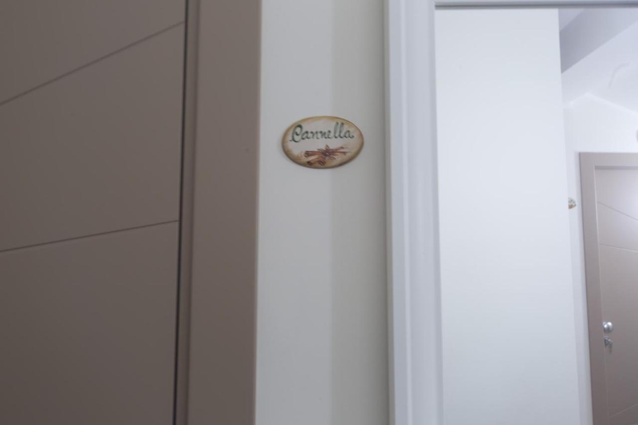 Slow Chic Apartment Beb Policlinico เมสซีนา ภายนอก รูปภาพ